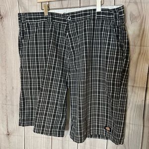 Dickie’s Men’s Plaid Shorts Sz 44